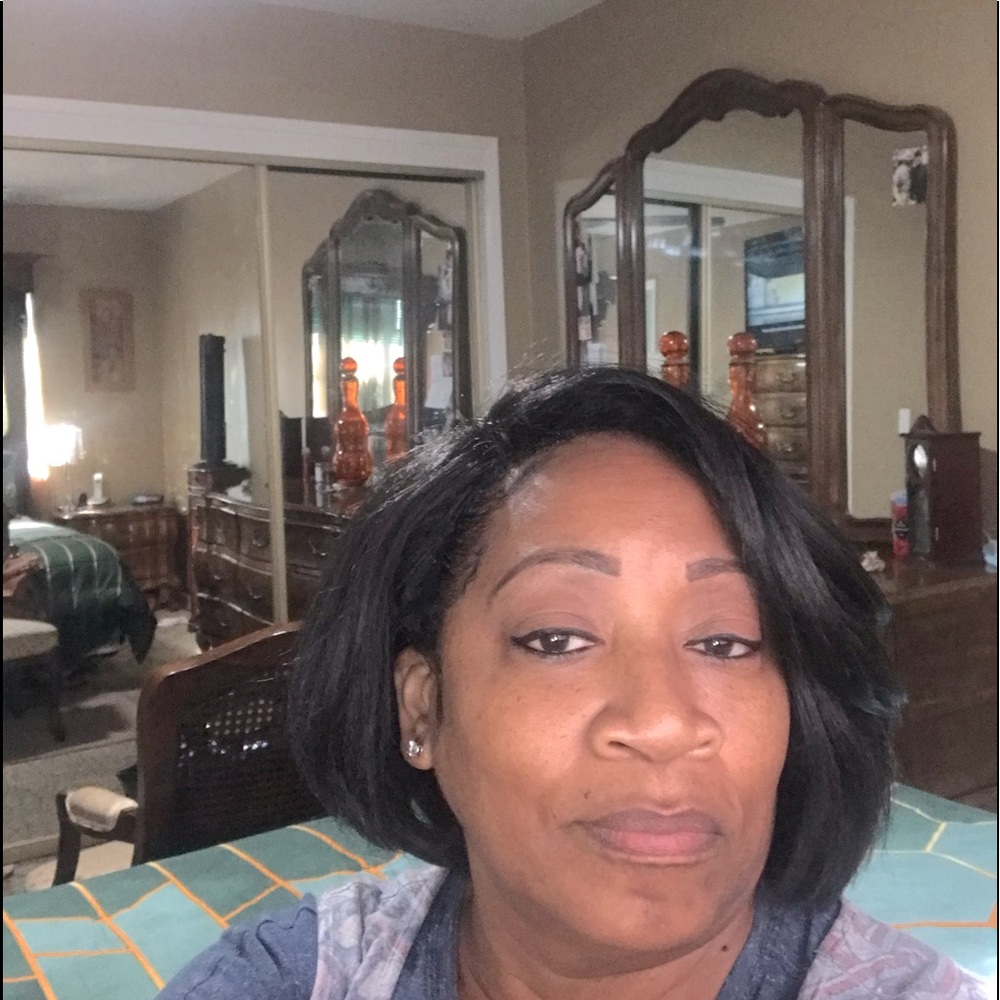 Meet your Posher, Cynthia